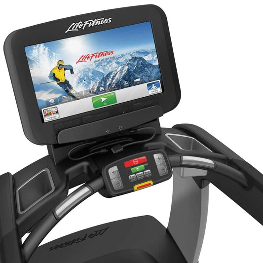 Life Fitness Discover SE3 Treadmill